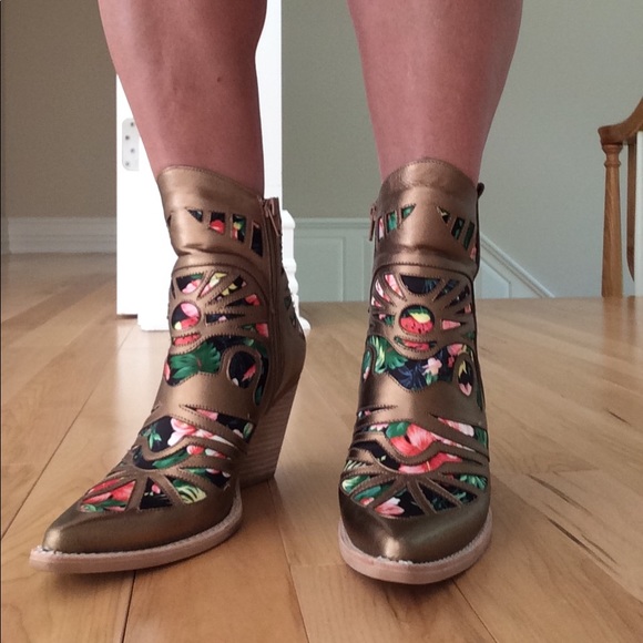 Booties - Picture 3 of 4